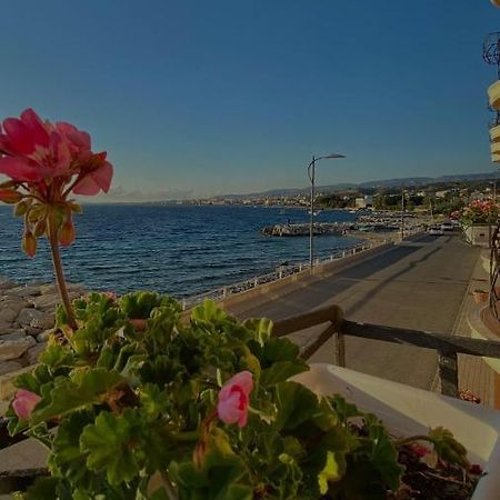 Hotel La Lampara Реджо-Калабрія Екстер'єр фото